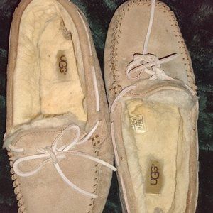 Ugg slippers size usa 8